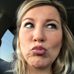 Meet your Posher, Tina